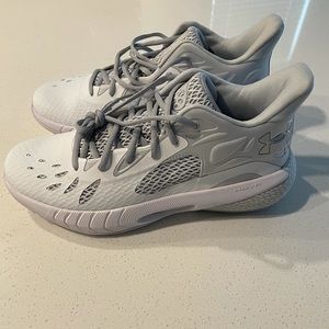 Under Armor Basketball shoes Men’s size 9